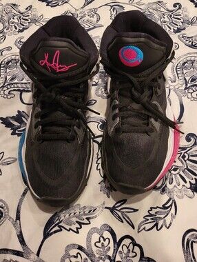 Nike Kyrie Infinity South Beach Basketball Shoes Size 5.5